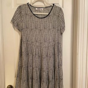 Short sleeve dress